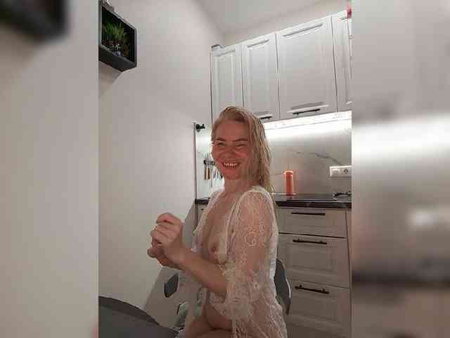 WomenS webcam