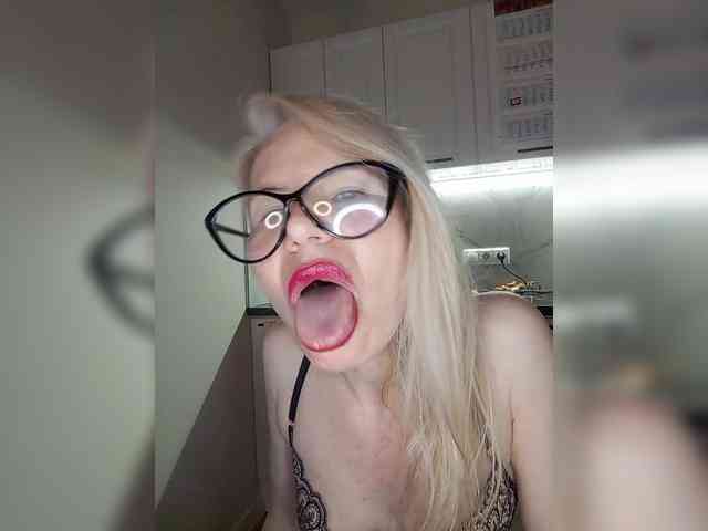 CheapSlutOnline webcam