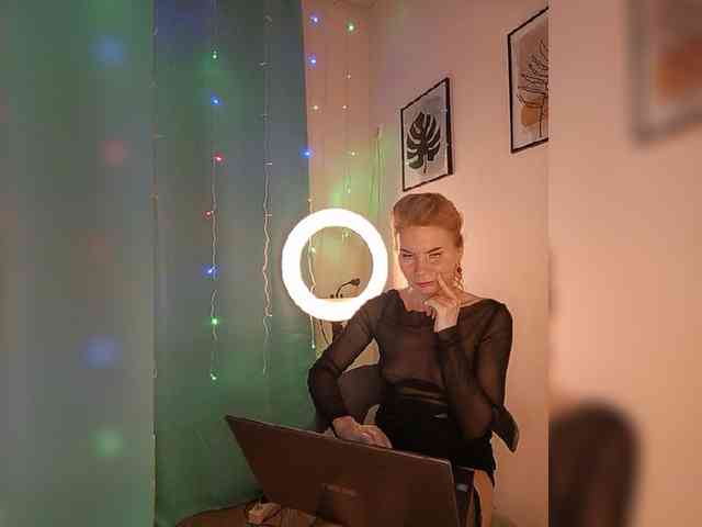 WomenS webcam