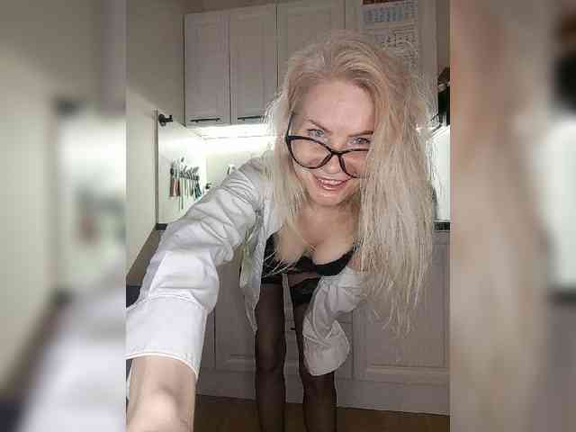 WomenS webcam