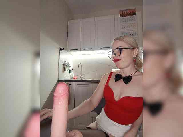 CheapSlutOnline webcam