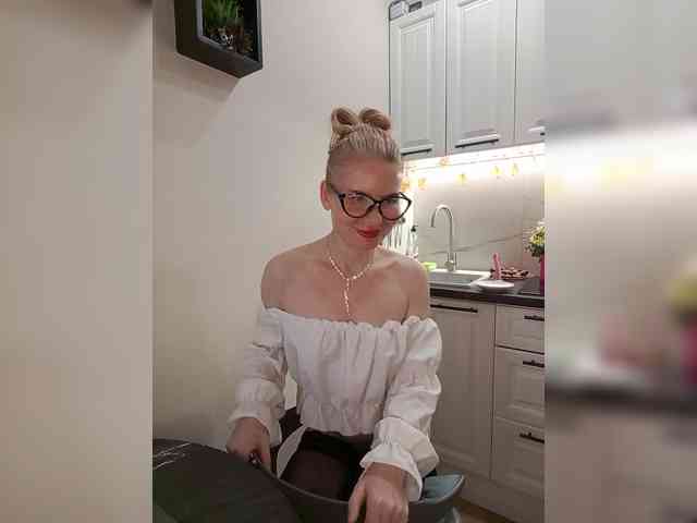 WomenS webcam