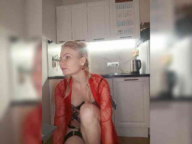 CheapSlutOnline webcam