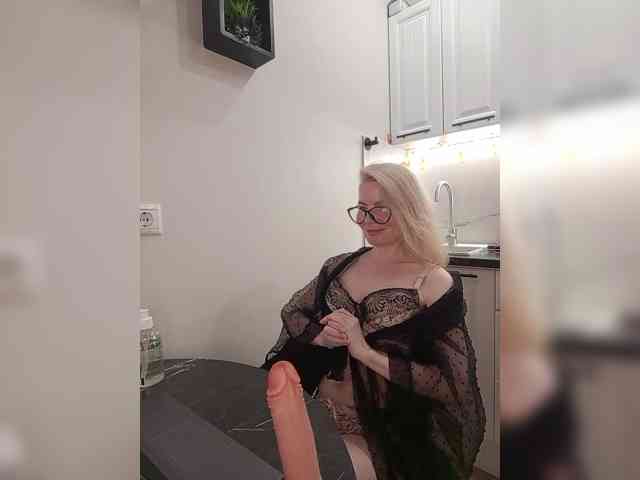 WomenS webcam