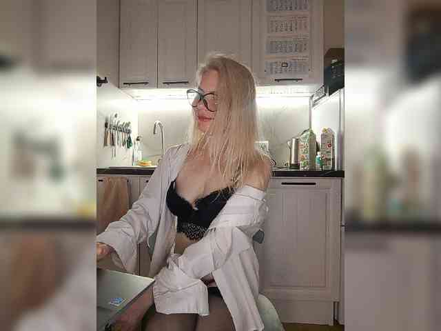 WomenS webcam