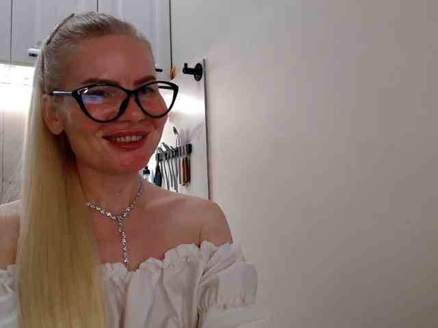 WomenS webcam