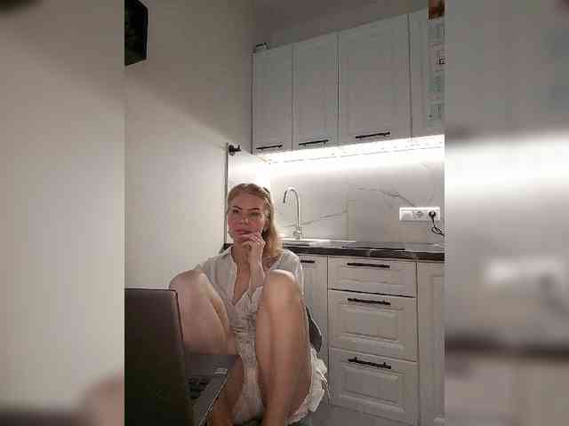 WomenS webcam