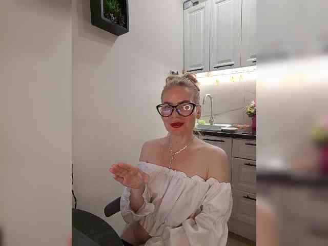 WomenS webcam