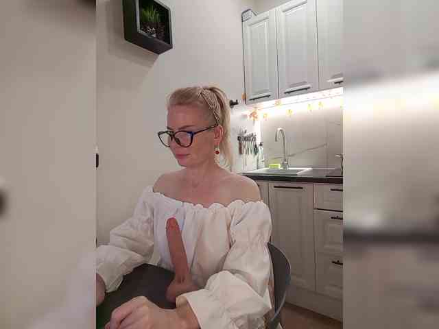 WomenS webcam