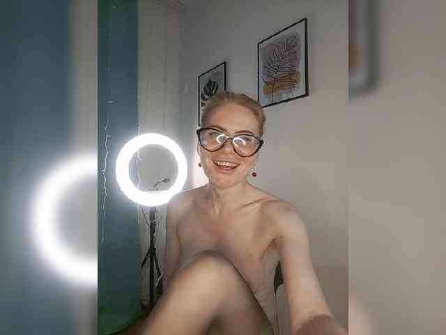 WomenS webcam