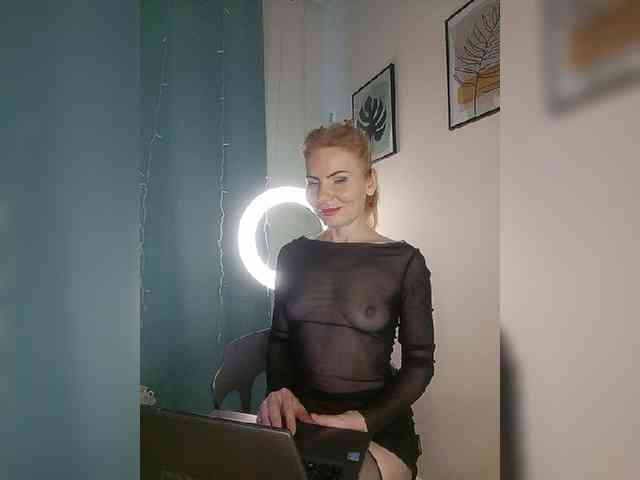 WomenS webcam