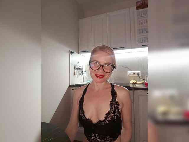 WomenS webcam