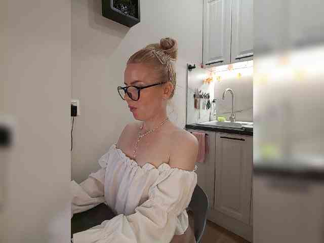 WomenS webcam