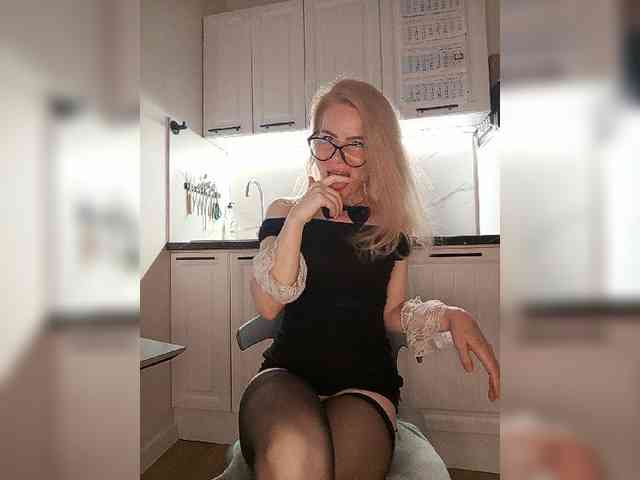 WomenS webcam