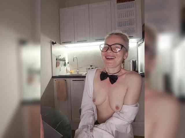WomenS webcam