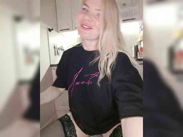 MrMrsLoungeSexBar webcam