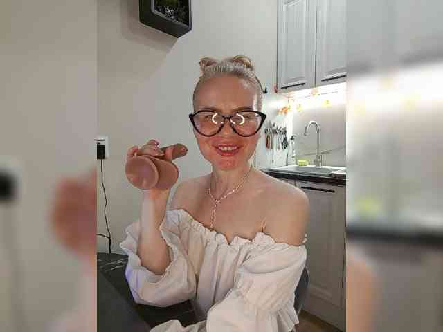 WomenS webcam