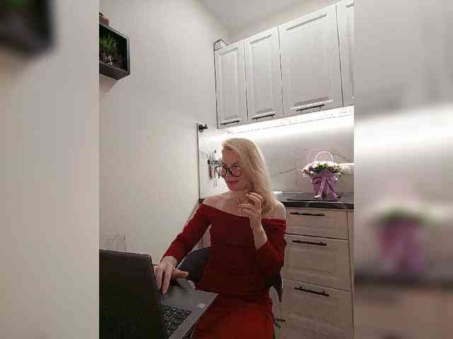 WomenS webcam