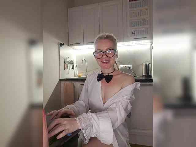 WomenS webcam