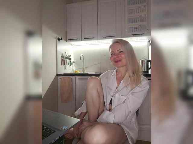 WomenS webcam
