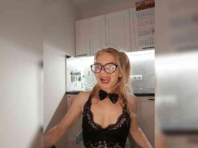 WomenS webcam