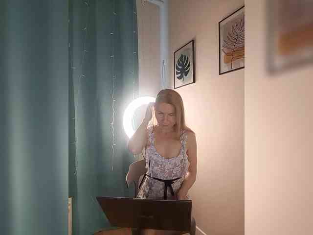 WomenS webcam