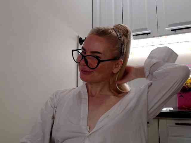 WomenS webcam