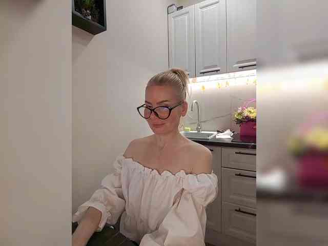 WomenS webcam