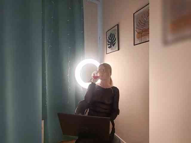 WomenS webcam