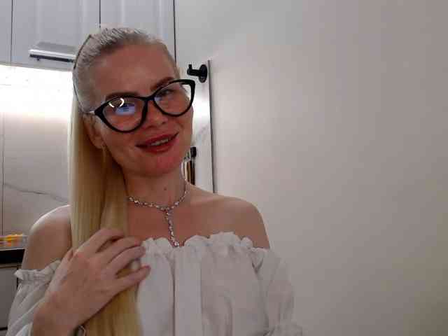 WomenS webcam