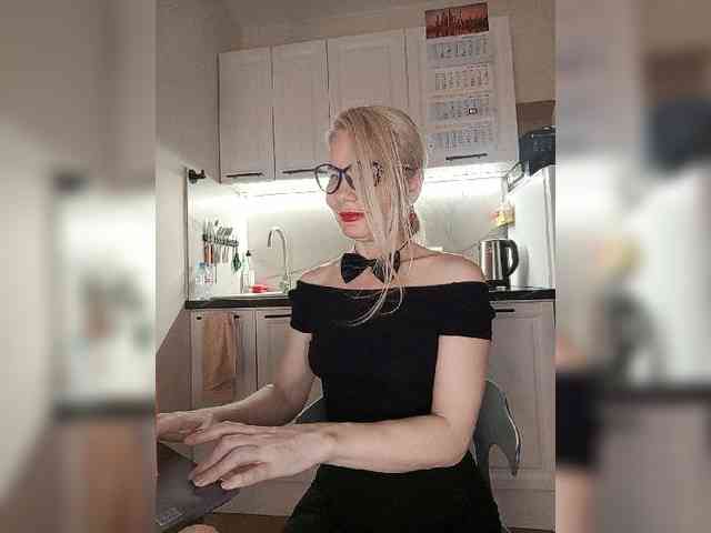 Modelo: CheapSlutOnline