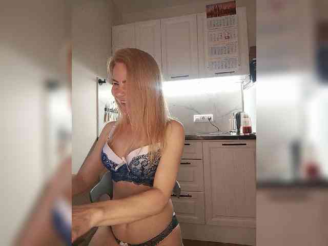 WomenS webcam