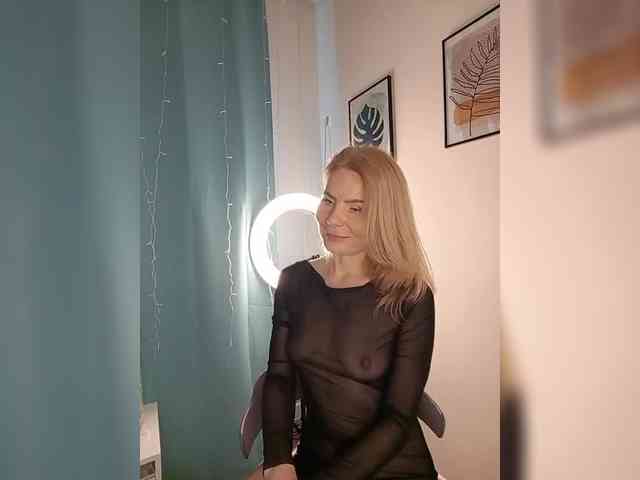 WomenS webcam