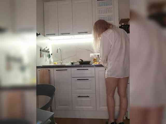 CheapSlutOnline webcam