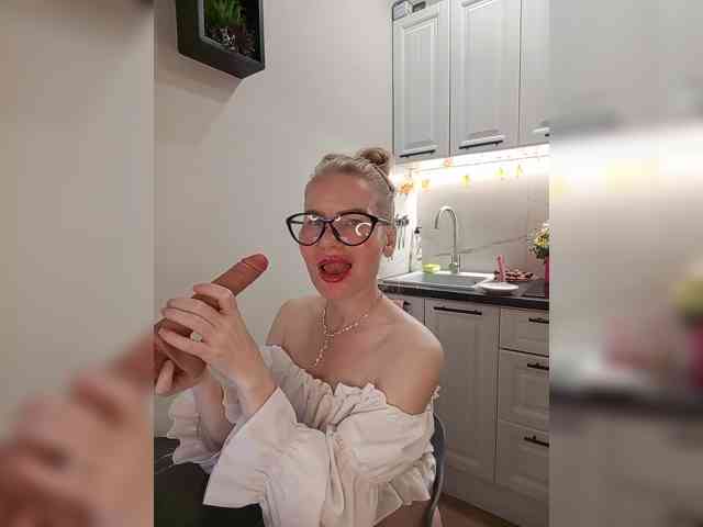 WomenS webcam