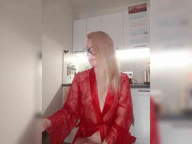 模特: CheapSlutOnline