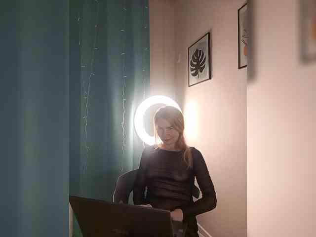 WomenS webcam
