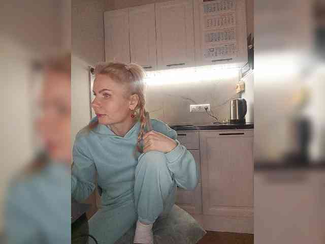 CheapSlutOnline webcam
