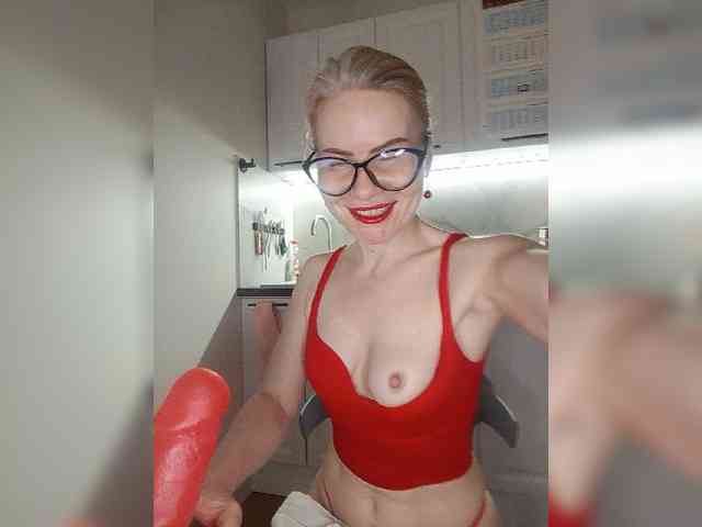 CheapSlutOnline webcam
