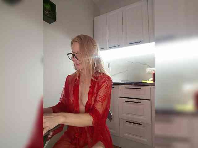 WomenS webcam