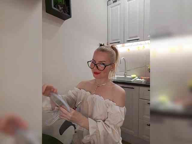 WomenS webcam