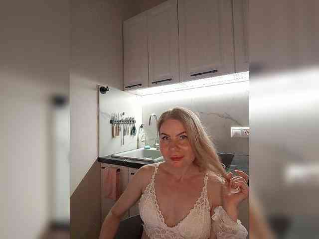 WomenS webcam