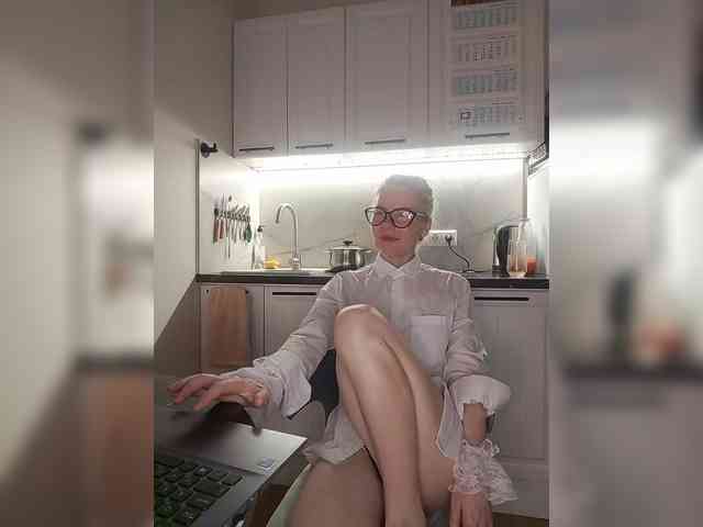 WomenS webcam