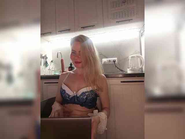 WomenS webcam