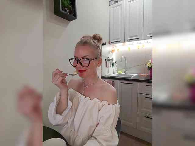 WomenS webcam