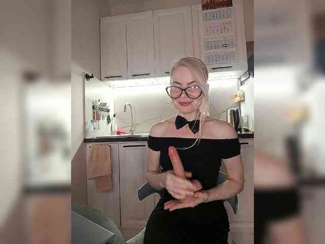 CheapSlutOnline webcam