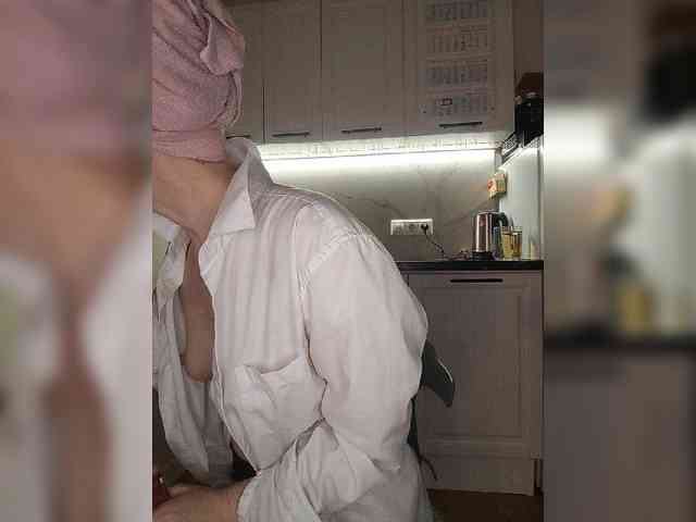 CheapSlutOnline webcam