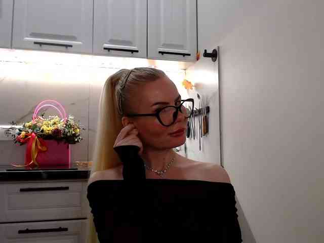 WomenS webcam