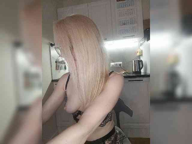 CheapSlutOnline webcam