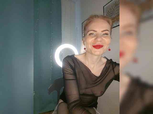 WomenS webcam